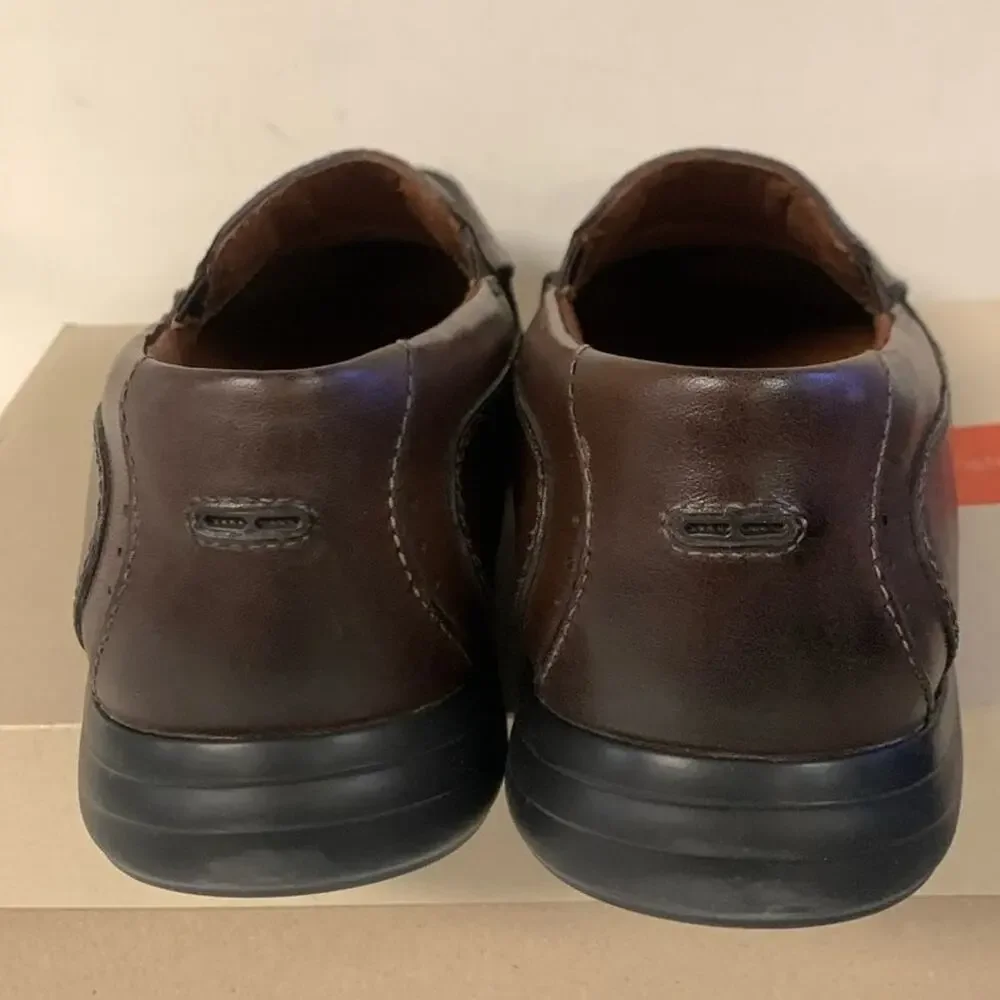 Clarks Men’s Size 9 M Uneasley Twin Loafer Shoes, Dark Brown Leather